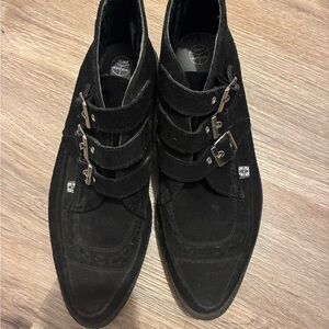 T.U.K Black Suede Triple-Strap Chukka Boots

Unisex 
Male 7
Female 9